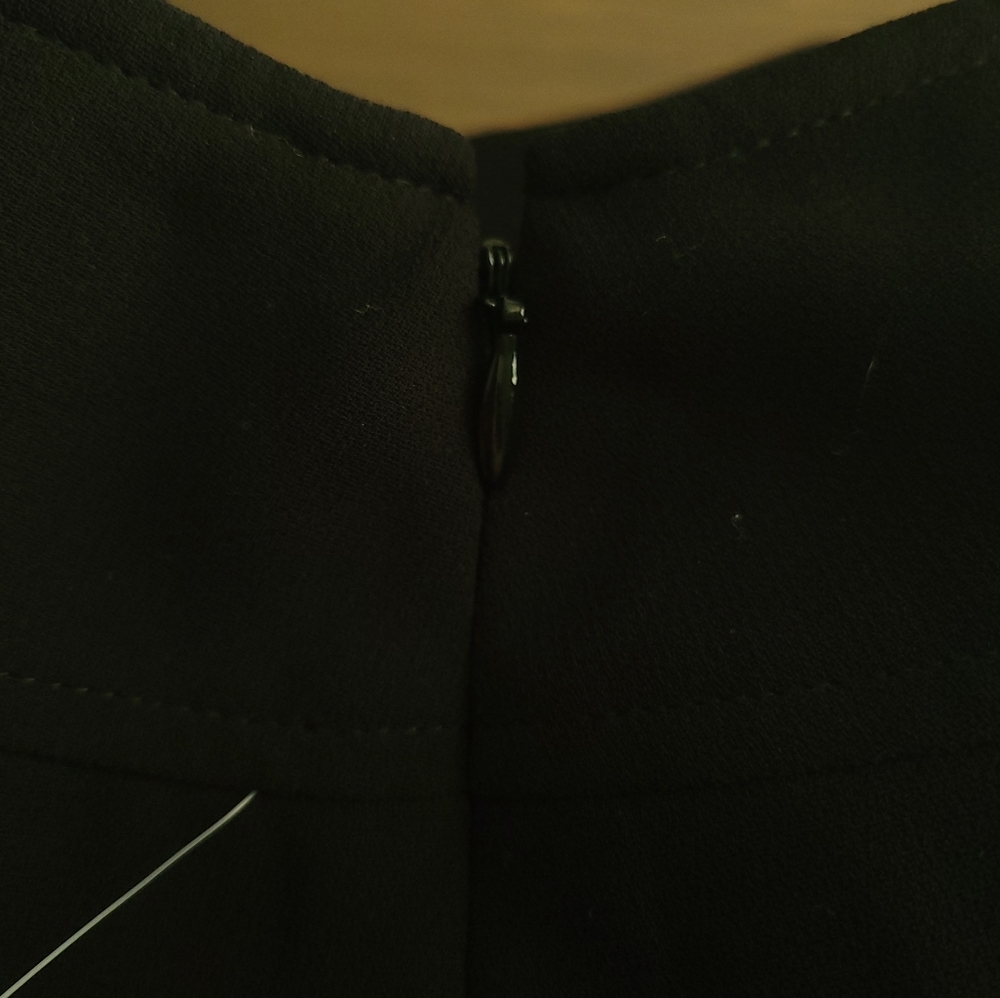 Tahari Arthur S. Levine Size 2P Black Pencil Skirt - Picture 5 of 5